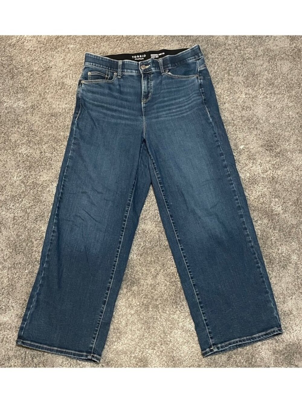 EC Torrid Bombshell Wide Leg Super Soft Medium Wash Jeans - Size 12R
